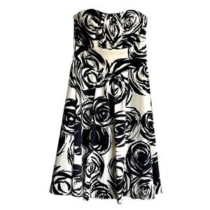 White House Black Market Fit and Flare Strapless Cocktail Party Dress Size 0